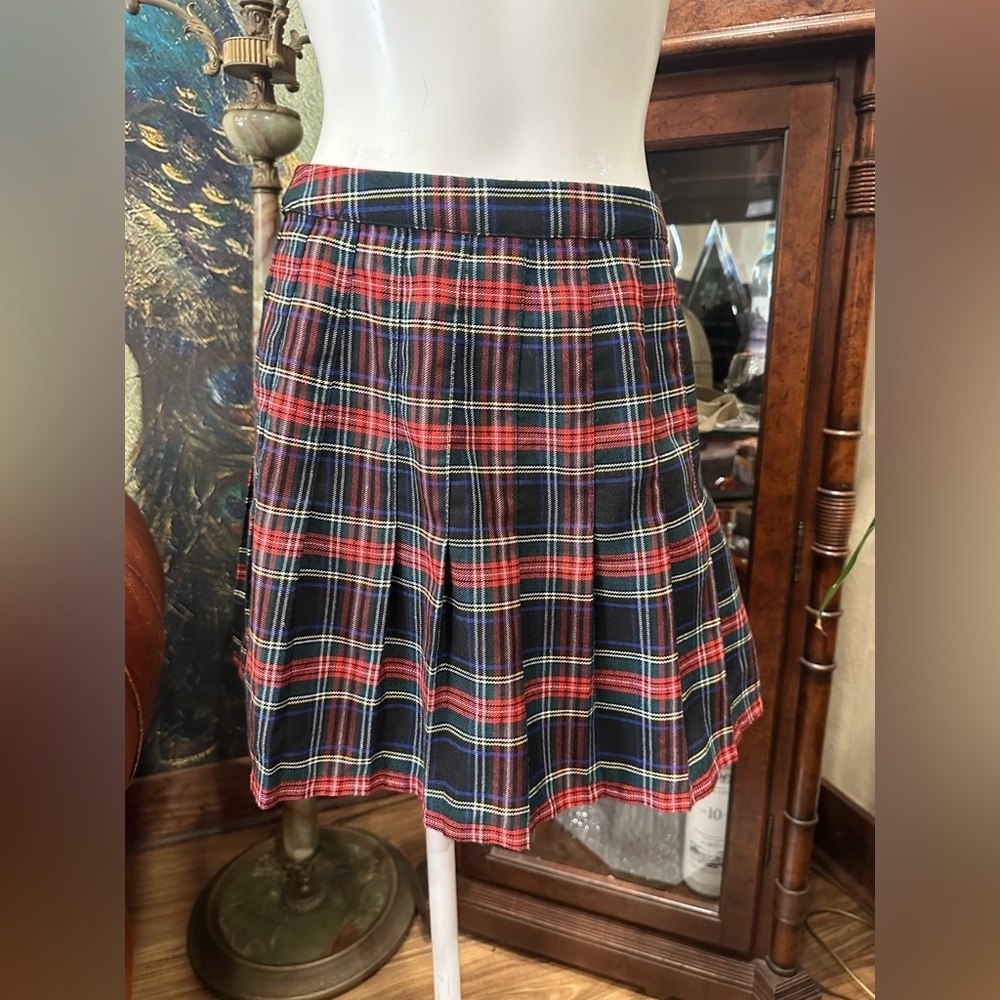 EUC Urban Outfitters Women' plaid pleated skirt. - Picture 4 of 8
